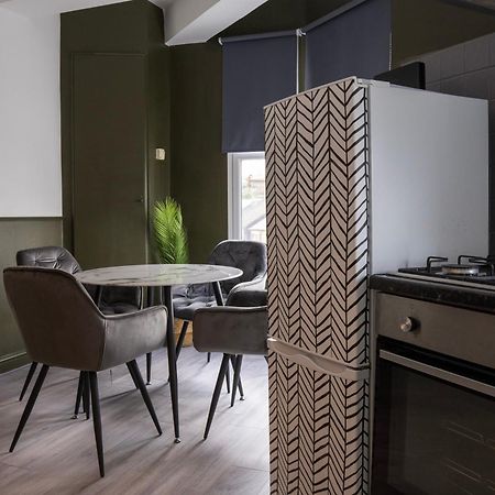 5C- Stylish Urban Retreat - Spacious 2 Bed Flat London Eksteriør billede