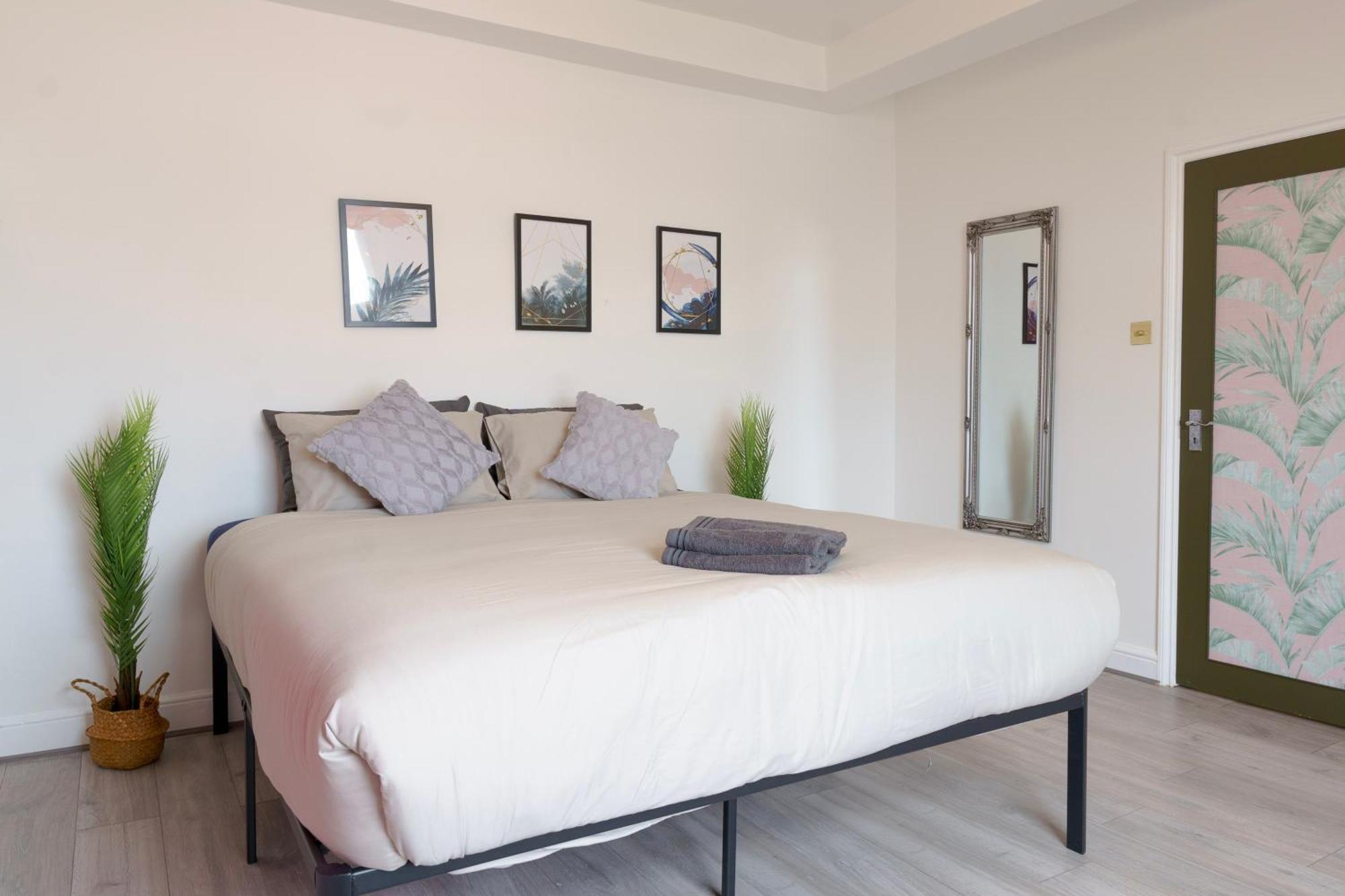 5C- Stylish Urban Retreat - Spacious 2 Bed Flat London Eksteriør billede