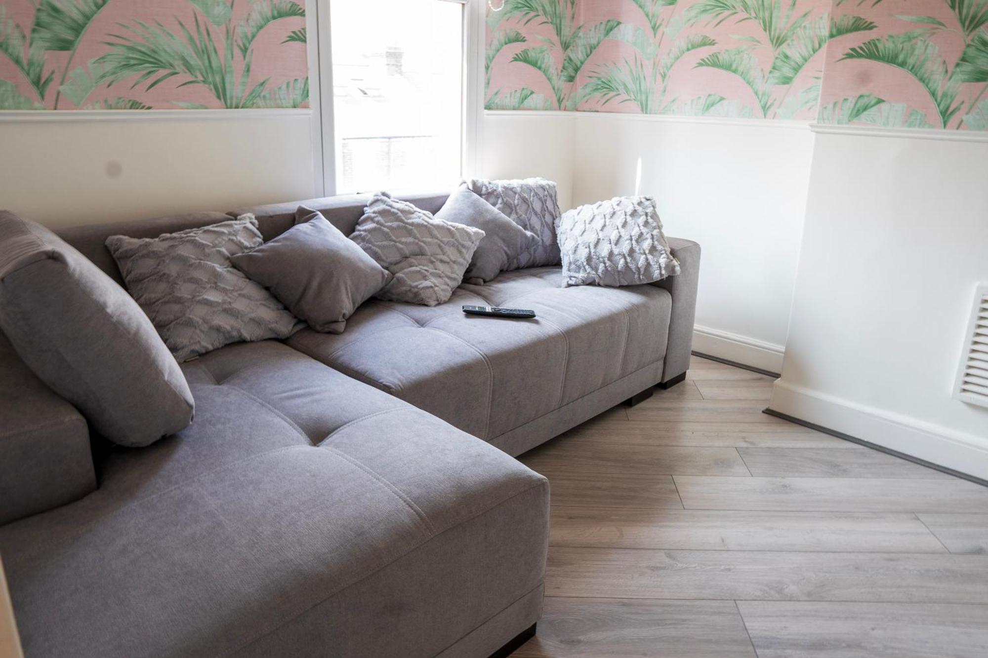 5C- Stylish Urban Retreat - Spacious 2 Bed Flat London Eksteriør billede