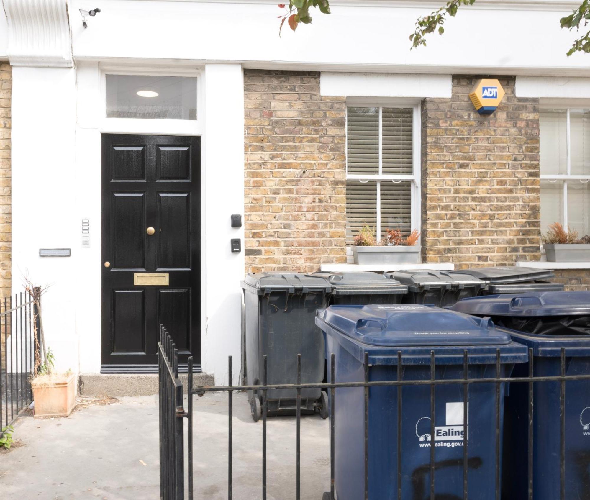 5C- Stylish Urban Retreat - Spacious 2 Bed Flat London Eksteriør billede