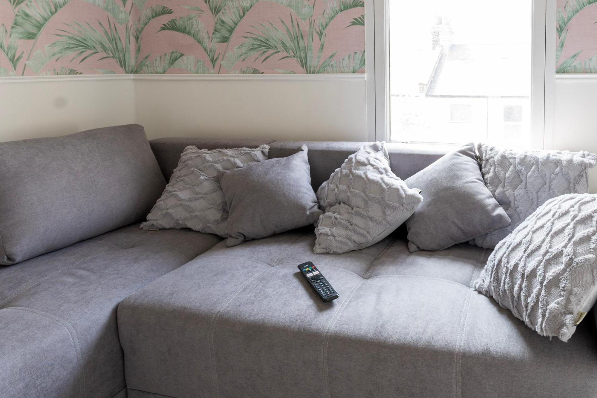 5C- Stylish Urban Retreat - Spacious 2 Bed Flat London Eksteriør billede